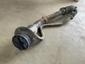 179.fd8m99 99 Ford F250 Super Duty Used 6.8l Gasoline V10 Short Bed Fuel Filler Neck