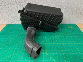 50549791 Alfa Romeo 17-22 Giulia Air Intake Cleaner Filter Box With Duct Tube Oem