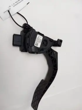 234.au1l10 Audi Gas Pedal Fits A4 2010 Oem