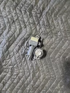 13311740281 Bmw 1331 1740281 E36 E38 E39 M3 Z3 Fuel Pressure Regulator 3/2 Directional Control Valve Oem