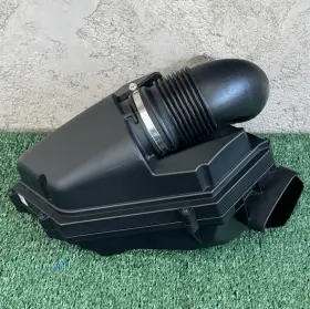 13718097023 Bmw 2021-2024 M3 M4 G80 G82 Right Air Intake Filter Housing Box Oem
