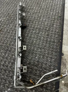 M52b25tu Bmw 1433022 E46 E39 323i 528i Fuel Rail Complete Oem