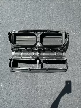 7200787 Bmw 2011-2016 528i F10 Front Radiator Air Duct Shroud Shutter Support