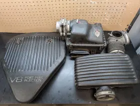 25099476 Buick 94 95 96 Chevy Impala Ss / Caprice Roadmaster Air Intake Assembly Maf Sensor