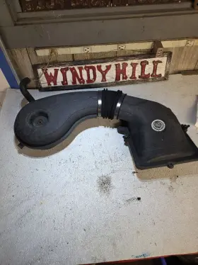 319.gm6w89 Cadillac 1989 Eldorado Upper Air Cleaner Lid