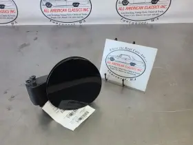 177.gm1y16 Chevrolet 2016 C7 Corvette Exterior Fuel Door Black - Oem