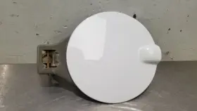 177.gm8m14 Chevrolet Truck 14 Chevy Silverado 1500 Lt Fuel Filler Door White Crew Cab