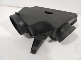 334-04885x Dodge 2019 Caravan Air Intake Cleaner Resonator Assembly 3.6l Oem