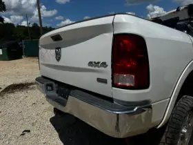 177.ch8n12 Dodge Truck 2012 Ram 2500 Oem White Fuel Filler Door