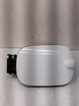 84749791 Factory/oem 20-24 Silverado 3500 Fuel Tank Filler Pipe Housing White
