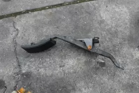234.fd1g02 Ford 2001 2002 2003 2004 Mustang Accelerator Gas Pedal 3.8l Automatic