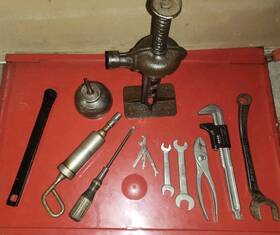 Ford A-17080-c 1930 1931 Model A Jack Grease Gun Script Oil Can Screwdriver