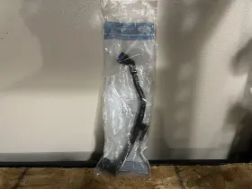 Kr3z-6758-b Ford Genuine Pcv Valve Hose 5.2l Gt500