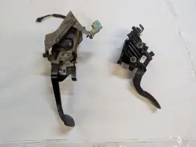 234.fd8318 Ford Truck 6.2l Power Adjusting Accelerator Brake Pedal Set 17 18 19 20 21 F250 F350