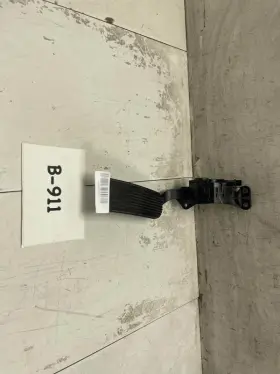 F13021-8706ae-695378c Ford Truck 2014 Explorer Xlt Accelerator Gas Pedal Oem