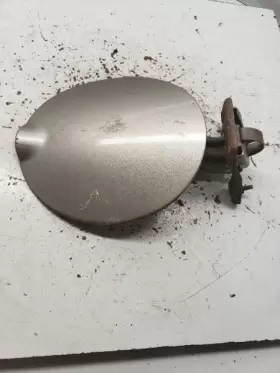 Yf1z54405a26aa Ford Taurus 2005 Fuel Filler Door