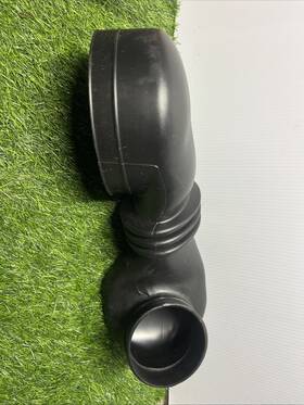 Freightliner 03-31570-000 Engine Air Intake Duct Cleaner For 3126 M106 160ht Engines 1a