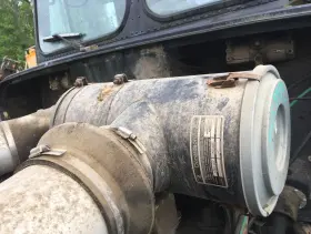Ecg11-2507 Freightliner Air Cleaners Used P-4651