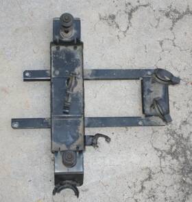 General Motors 10218009 1994-1996 Impala Ss Caprice Lt1 Engine Air Intake Cover Home Plate Bracket Oem