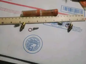 7012207 General Motors Nos 1958-65 Oldsmobile 1958 Pontiac Rochester 4bbl Needle And Seat Assy X2