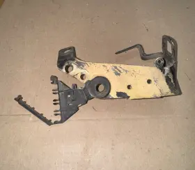 14077903 Gm 1982-1987 Camaro Firebird 5.0 5.7 305 350 V8 Throttle Cable Tv Bracket Oem