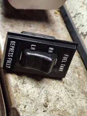 5013 Gm Nos Chevy Gmc Fuel Tank Selector Switch 85-91 Blazer C/k Suburban Jimmy