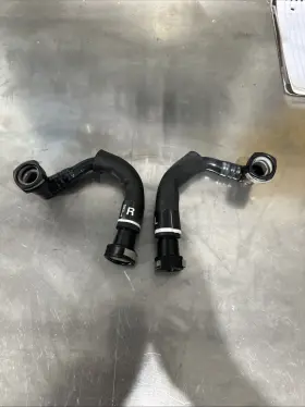 12619985 Gm Genuine Parts Left And Right Pcv Tube Hose Fit 14-20 Silverado Sierra Suburban Tahoe