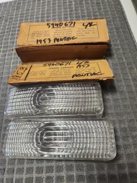 5940671 Gm Guide 1953 Pontiac Parking Light Lens Lenses Pair Left And Right Nos