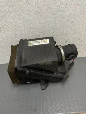 15909905 Gmc 2007-2009 Yukon Tahoe 4.8l Engine Air Filter Cleaner Box Oem A2980 Dg1