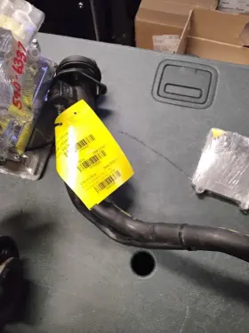 179.hy1r14 Hyundai Elantra 2014 Fuel Filler Neck