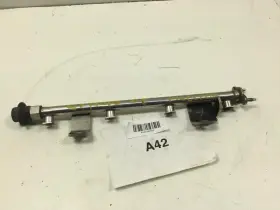345.ki1o07 Kia 2007 Optima 2.4l Fuel Injector Rail Oem