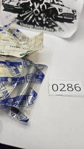 Leyland & Bmc 12a-1435 Mg 12a 1435 Mgb North American Models Air Cleaner End Cover Wing Nut