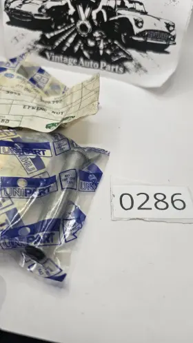 12a-1435 Leyland & Bmc Mg 12a 1435 Mgb North American Models Air Cleaner End Cover Wing Nut