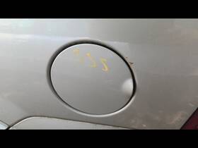 Lincoln 177.fd2205 Navigator 2005 Fuel Filler Door 27641