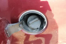178.fd2506 Lincoln Linc-lt 2006 Fuel Cap 393496