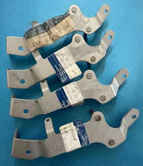 111-070-05-24 Mercedes-benz Trottle Lever Bearing Bracket -111-070-05-24 -for 220e E220 92-96