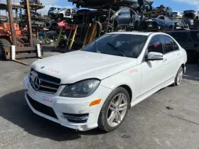338.mb1e14 Mercedes-benz C250 2014 Air Tube/resonator 1348600