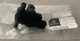 A000 Mercedes-benz 470 88 93 Purge Valve New