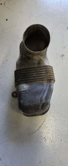 131635 Mitsubishi 1984-91 Montero/pajero Air Intake Duct Hose Pipe Md Lhd