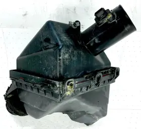 67152 Nissan -67152 2004-2006 Titan Air Cleaner Assembly And Flow Meter 5.6l Oem