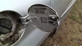 177.gm2409 Pontiac Torrent 2009 Fuel Filler Door 353500