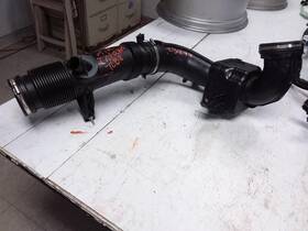 Rover 319-10408 Defender 2023 Air Cleaner Tube Only