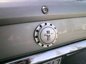 Scott Drake 9030d4 1964-73 Mustang Twist-off Gas Cap With Tri-bar Running Horse Emblem Billet
