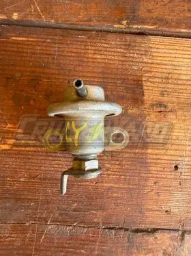 23280-61010 Toyota Land Cruiser 3fe Fj62 Fj80 Oem Fuel Pressure Regulator