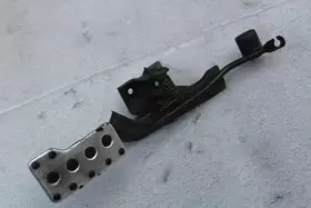 234.to1m00 Toyota 2000 2001 2002 2003 2004 2005 Mr2 Spyder Accelerator Gas Pedal