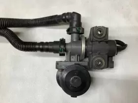 637.to1j09 Toyota Camry 2009 Hybrid Fuel Tank Solenoid Factory