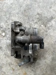 92-96 Ford F150 F250 4.9L 6/300 Throttle Body Assembly F4TE-JB Oem Used. Price: $75.00.